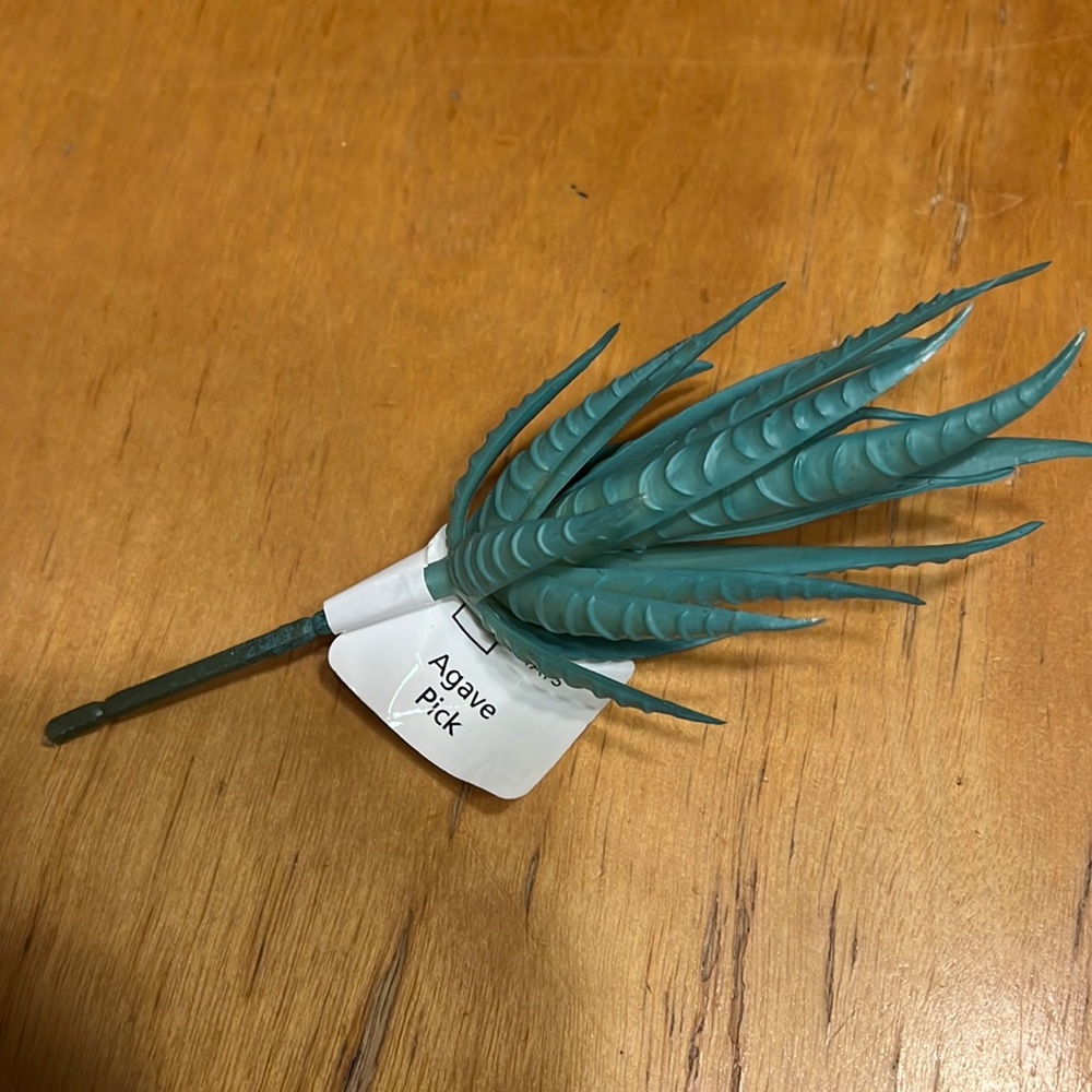 Mainstays Artificial Succulent Pick 2.75 inch x 6.5 inch Aqua Agave